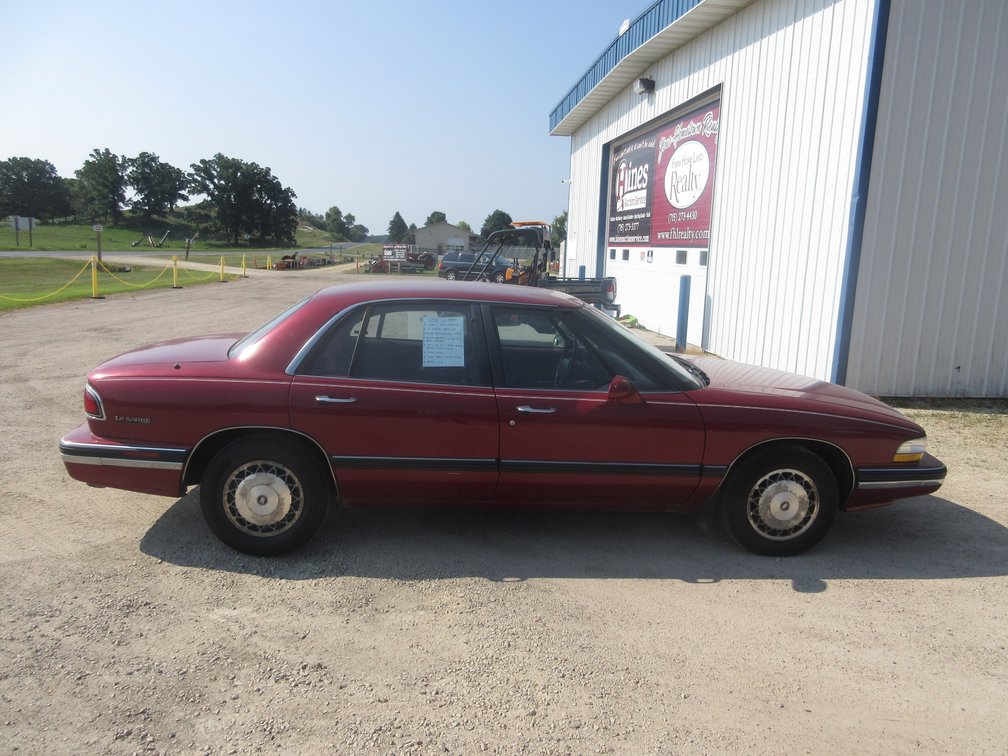1992 Buick LeSabre Custom sedan (runs and drives)
