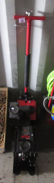Craftsman 2 ton lift and secure jack