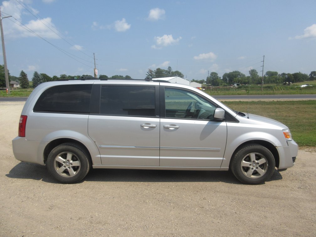 2009 Dodge Grand Caravan SXT Van (runs and drives)