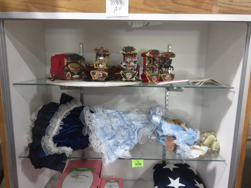 Doll and light group