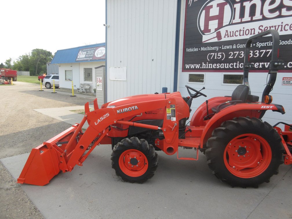 Kubota L3901MFWD diesel tractor with loader - ONLY 72 hours