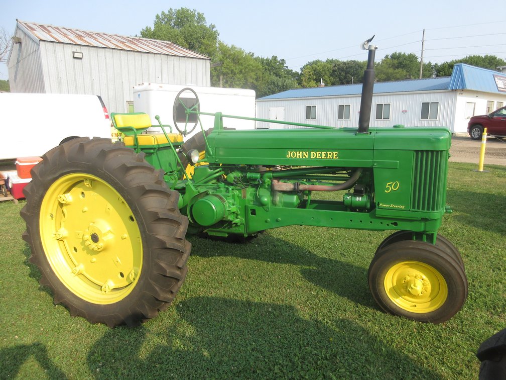 1954 John Deere 50 narrow front tractor (runs and drives)