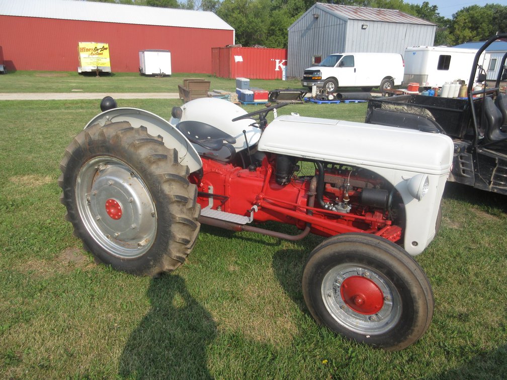 Ford 9N tractor (does not run)