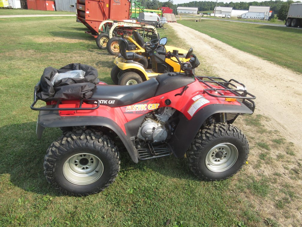 2001 Arctic Cat 400 4 x 4 201 QV, has reg. card