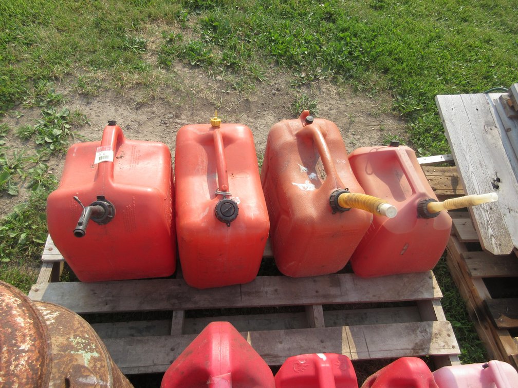 (4) Plastic gas cans