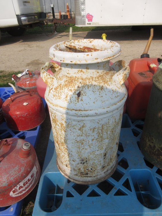 Steel milk can with lid