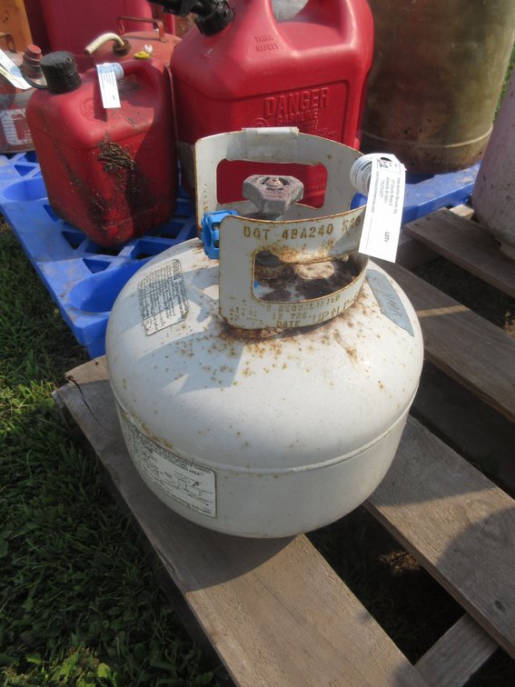 Metal portable LP gan tank, empty