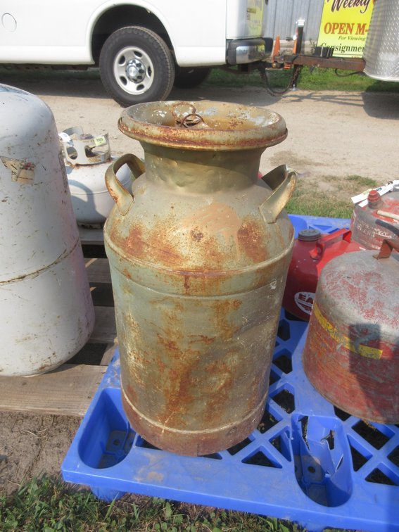 Steel milk can with lid