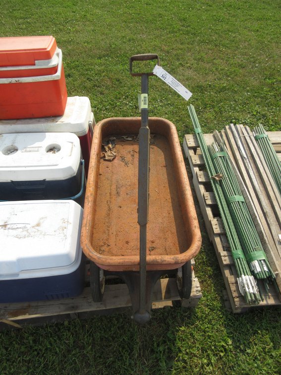 Vintage Radio Flyer 18 metal wagon