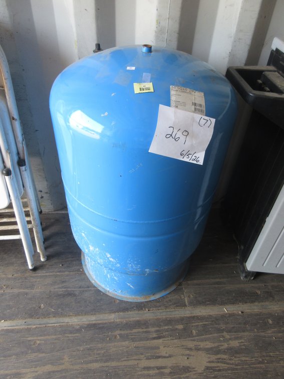 Well Xtrol water pressure tank
