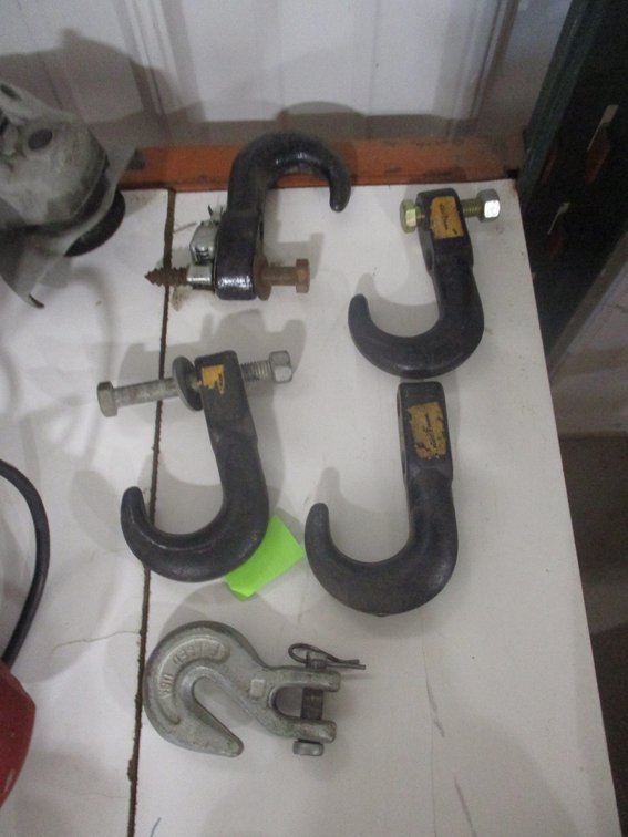 Utility hook group