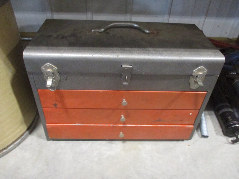 19"W 3-Drawer steel toolbox with contents