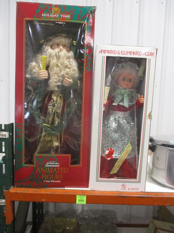 (2) Animated Christmas dolls