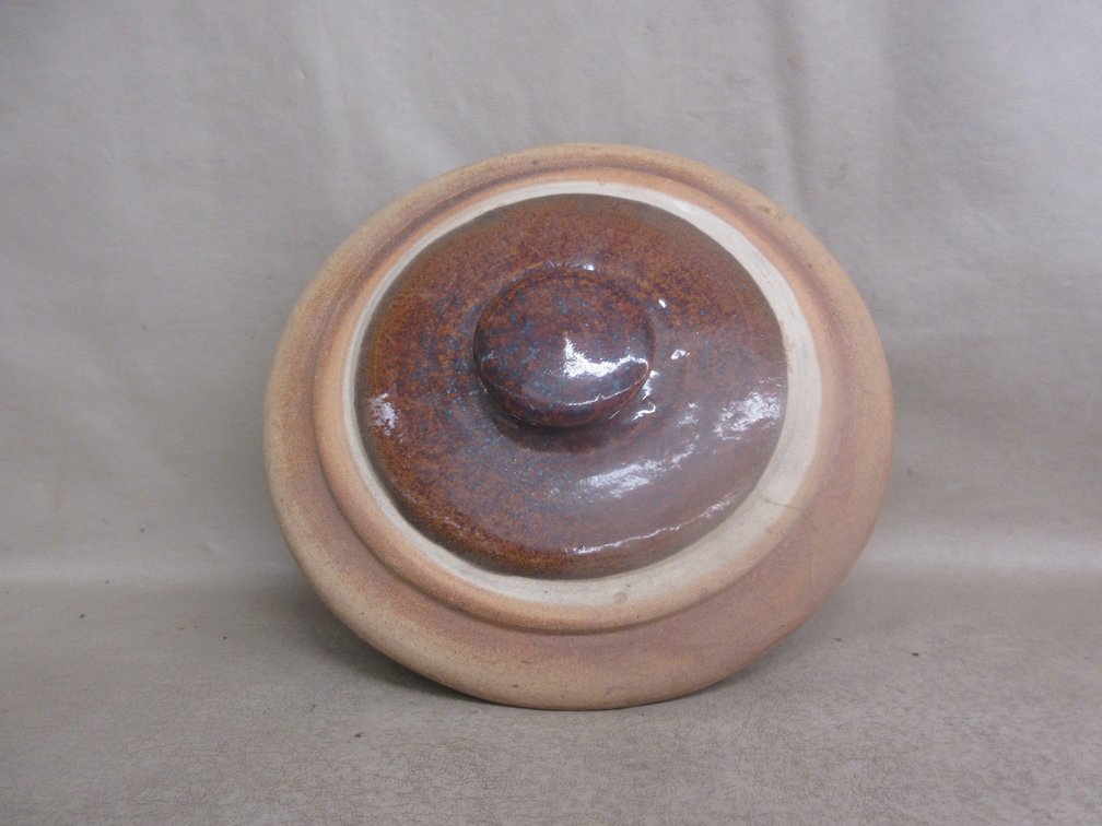 Glazed stoneware crock lid