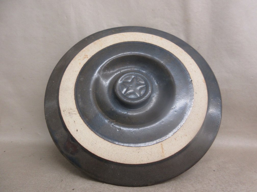 Glazed stoneware crock lid