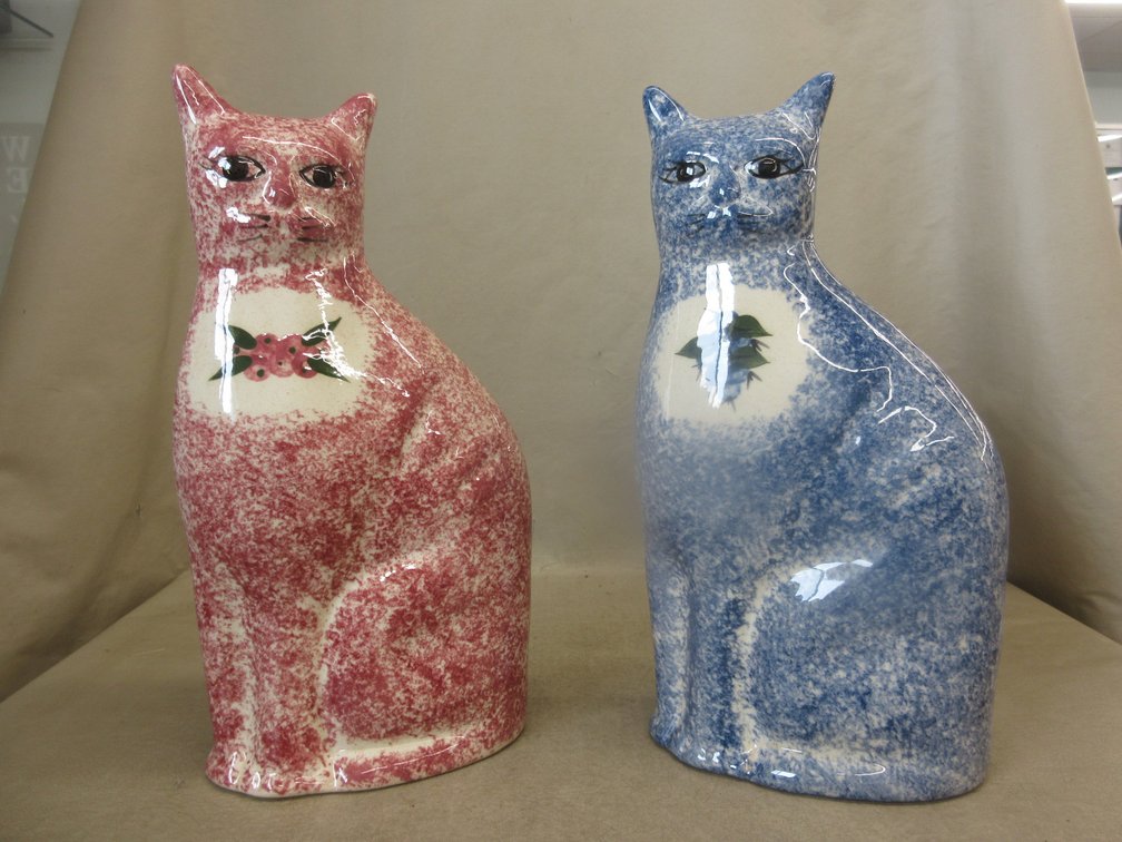 (2) Porcelain cat figures