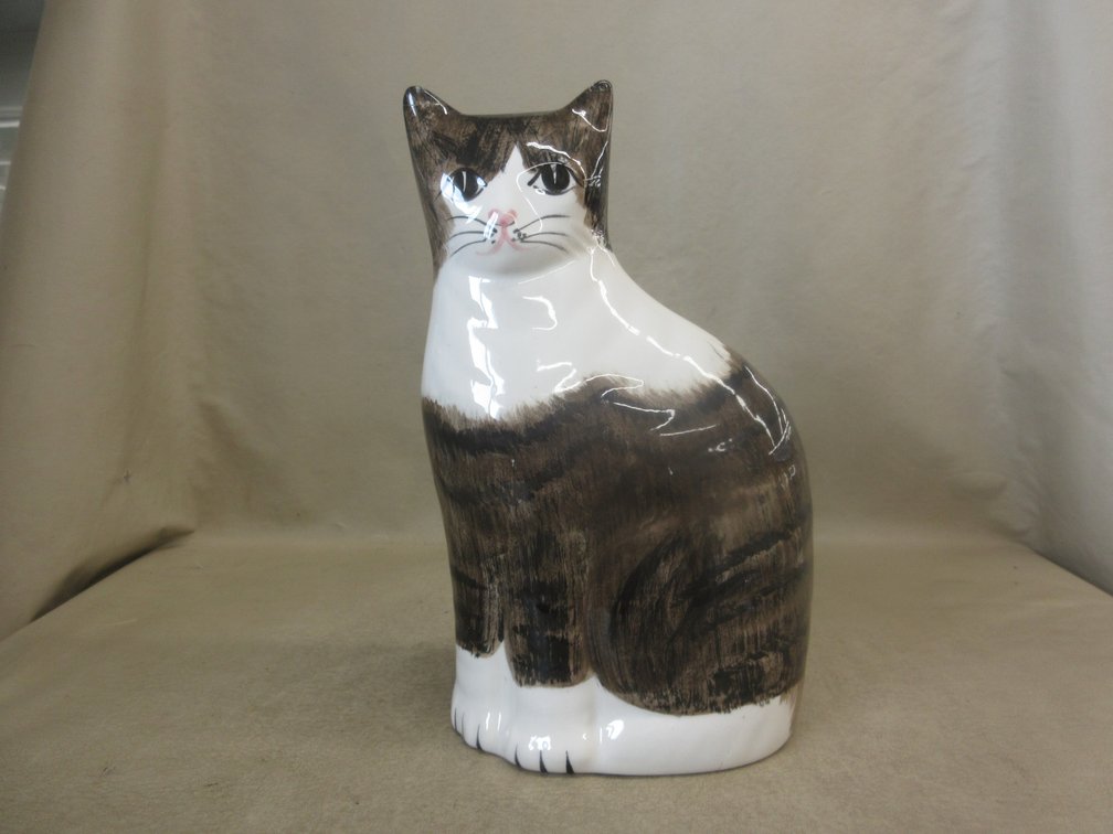 Unmarked ceramic cat figure