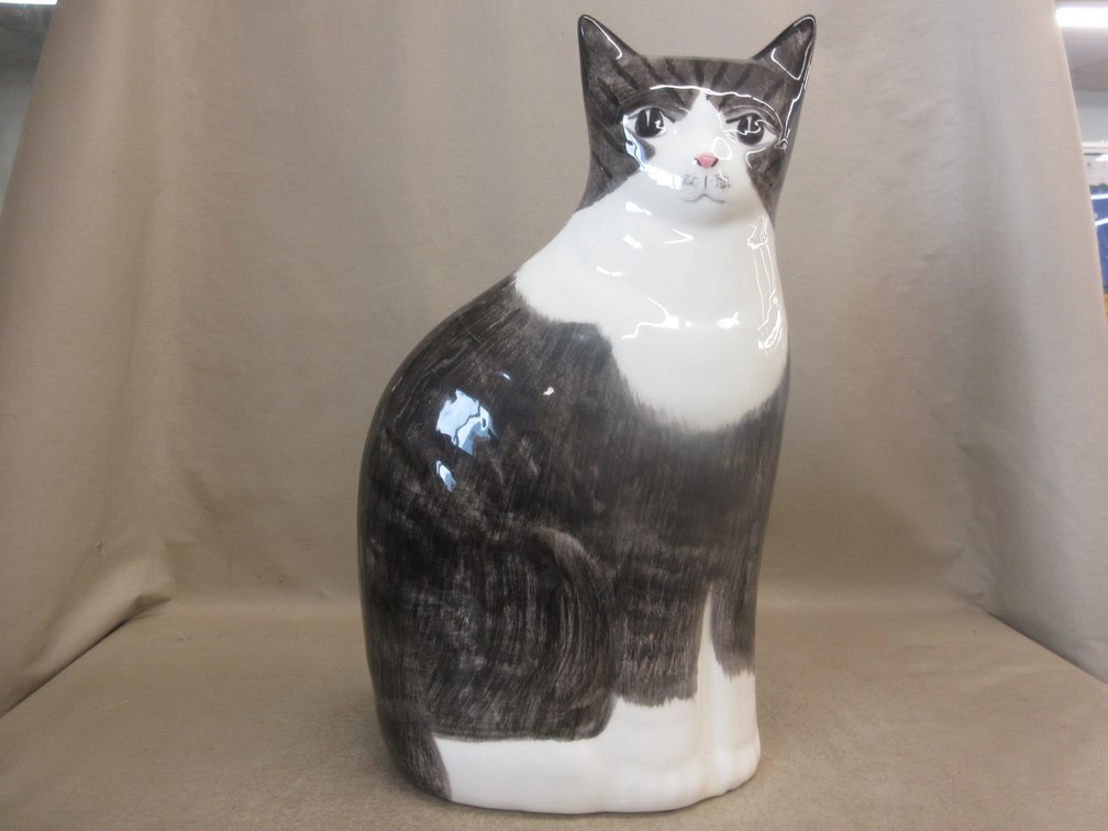 Gustin ceramic cat figure