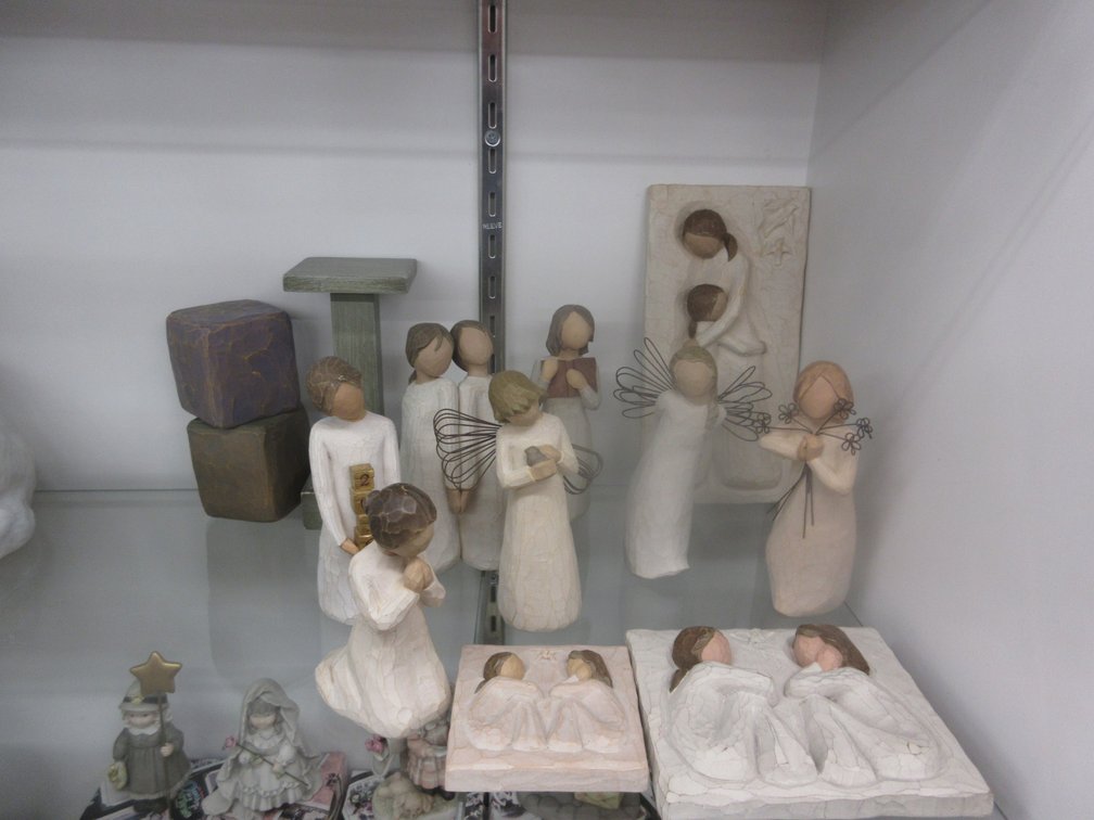 Group of Willow Tree figures