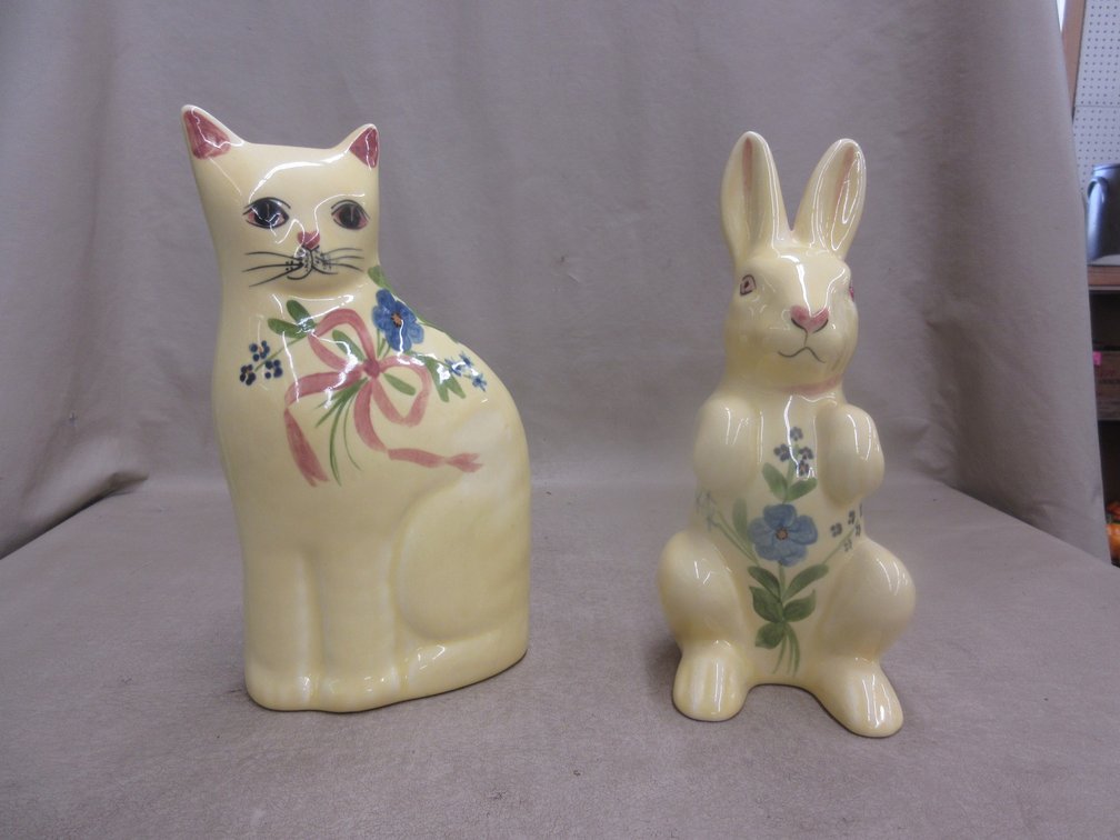 (2) Ceramic figures
