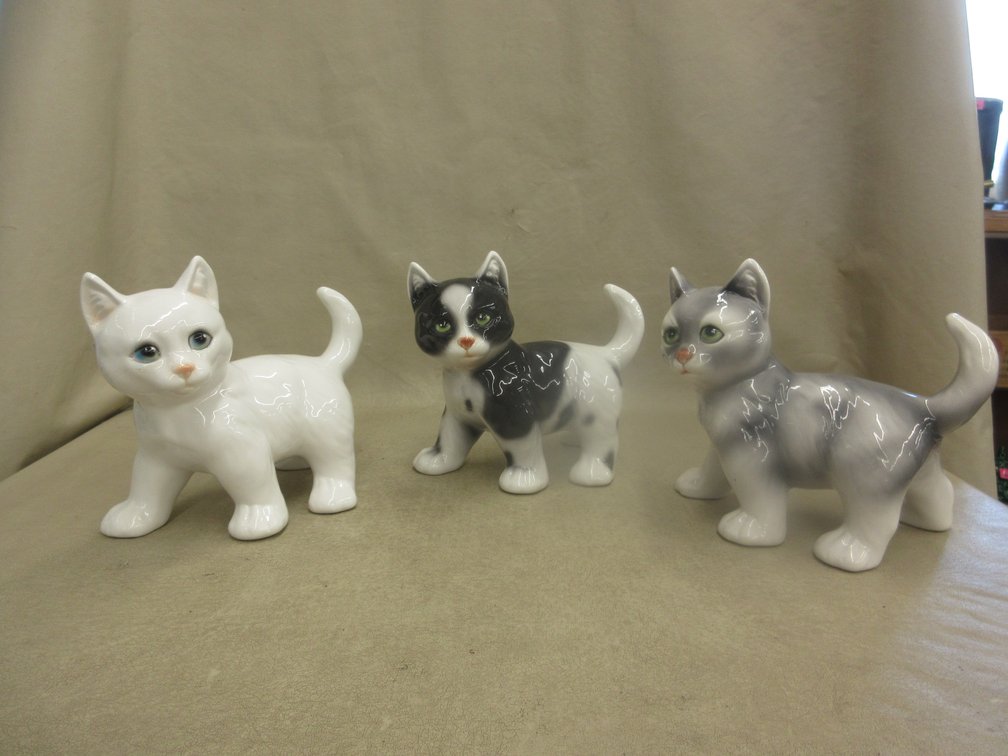 (3) Made in Italy ceramic kitten figures