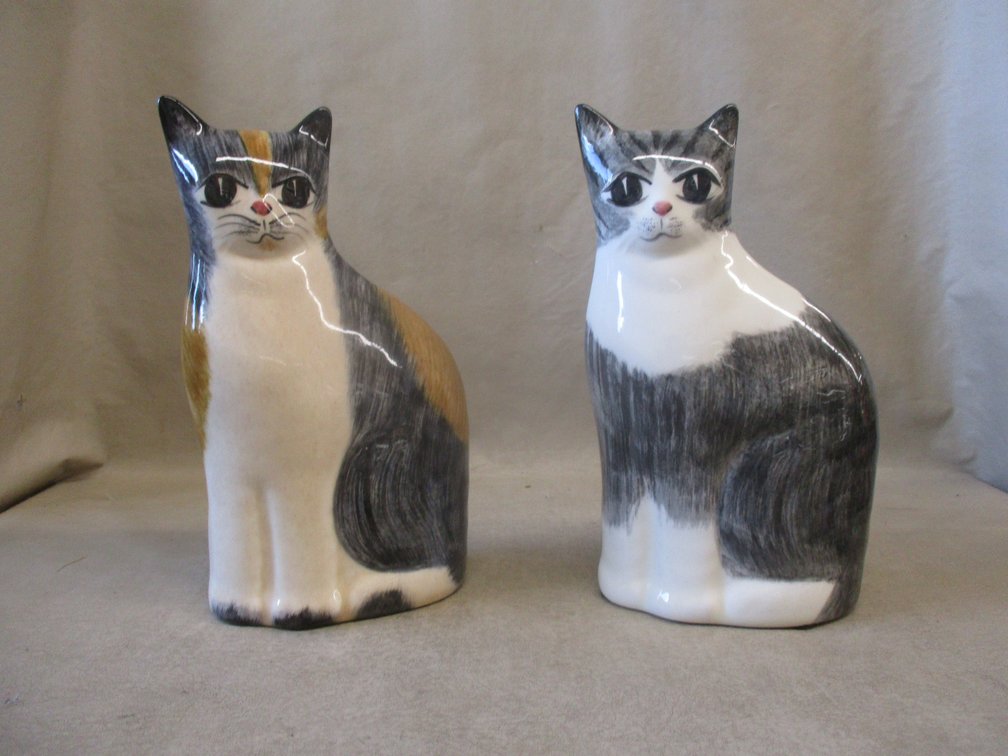 (2) Gustin ceramic cat figures
