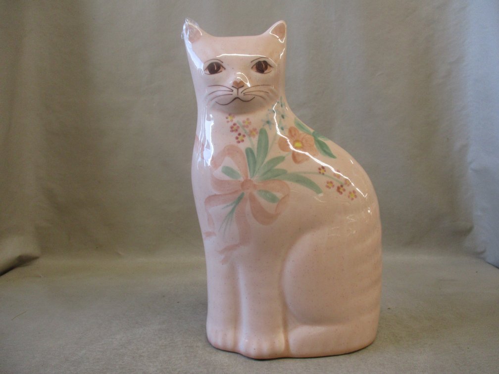 Gustin ceramic cat figure