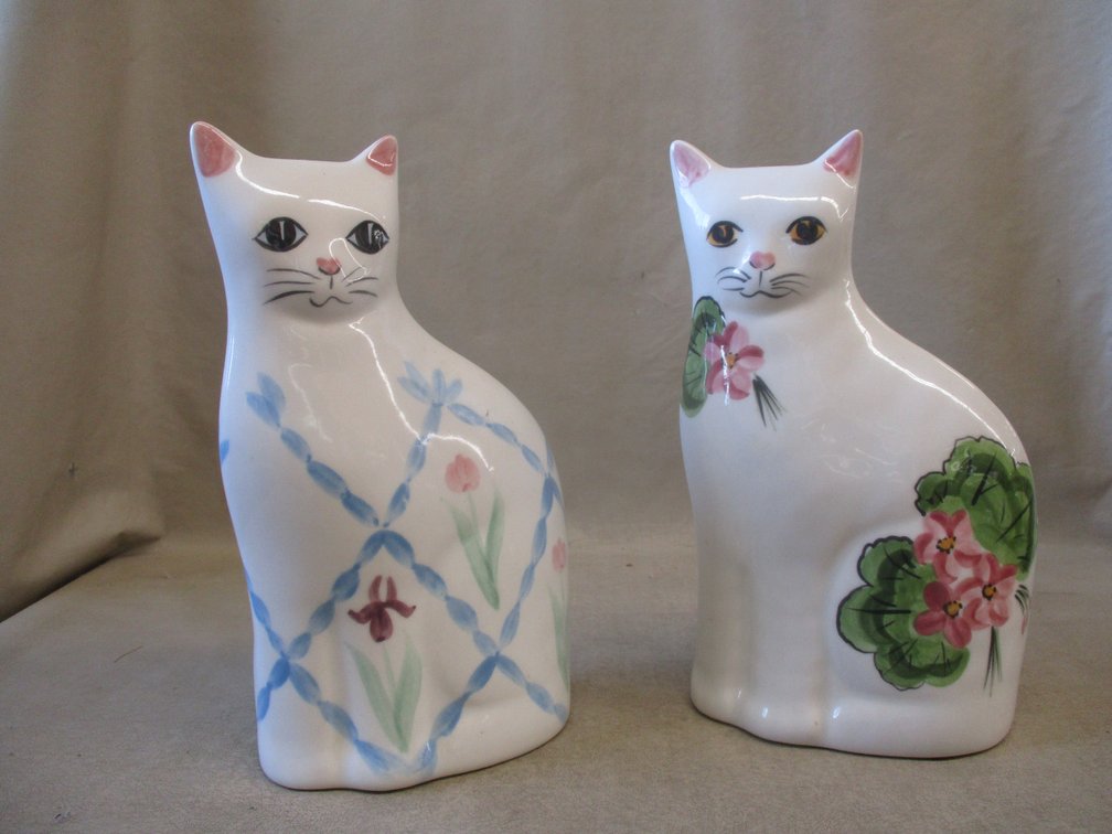 (2) Gustin ceramic cat figures