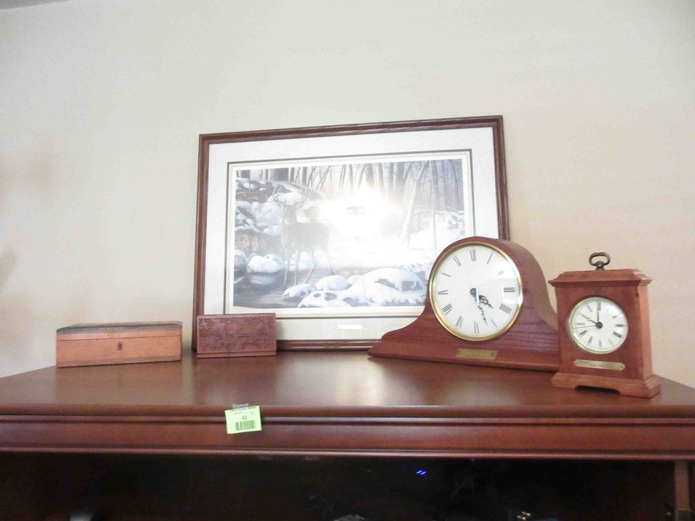 Decor group (mantle clock not included)