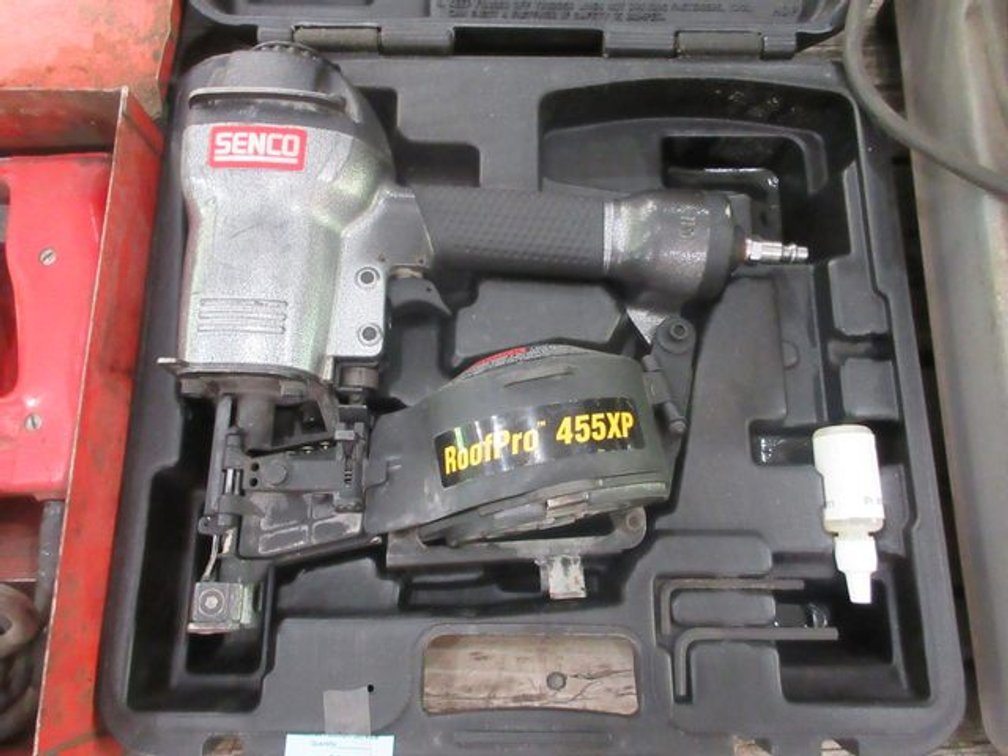 Senco Roof Pro 455XP air roofing nailer