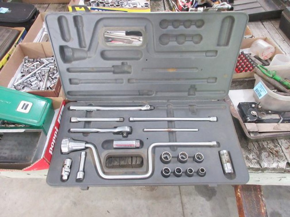 Craftsman 18-piece 3/8" socket set
