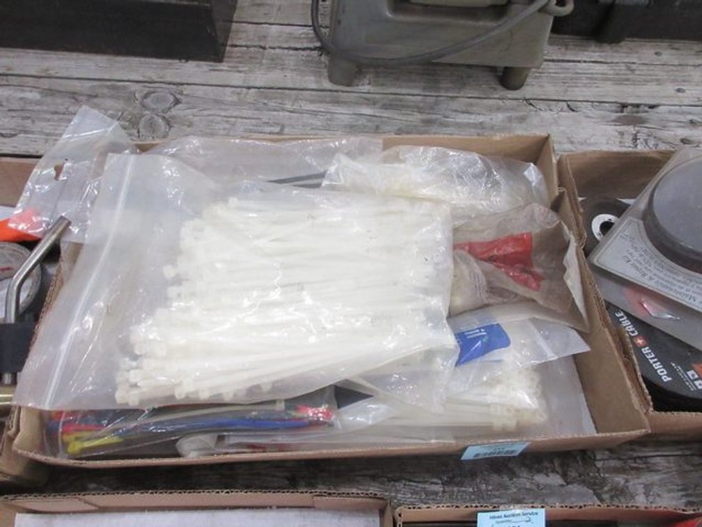 Flat of zip ties