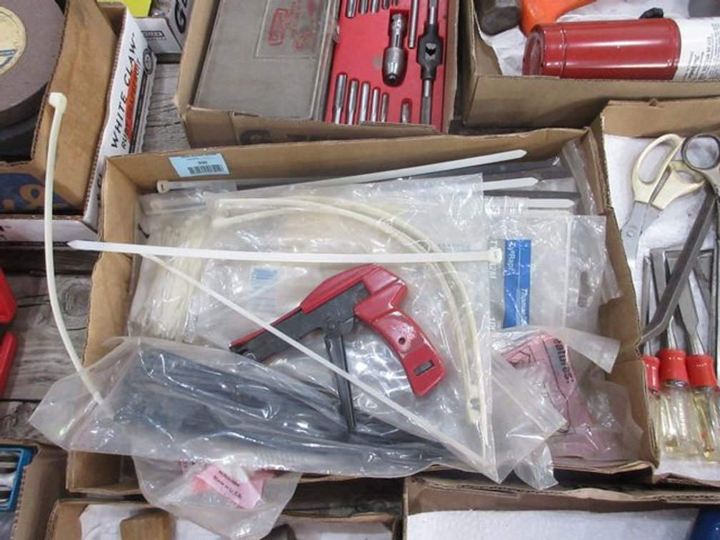 Flat of zip ties