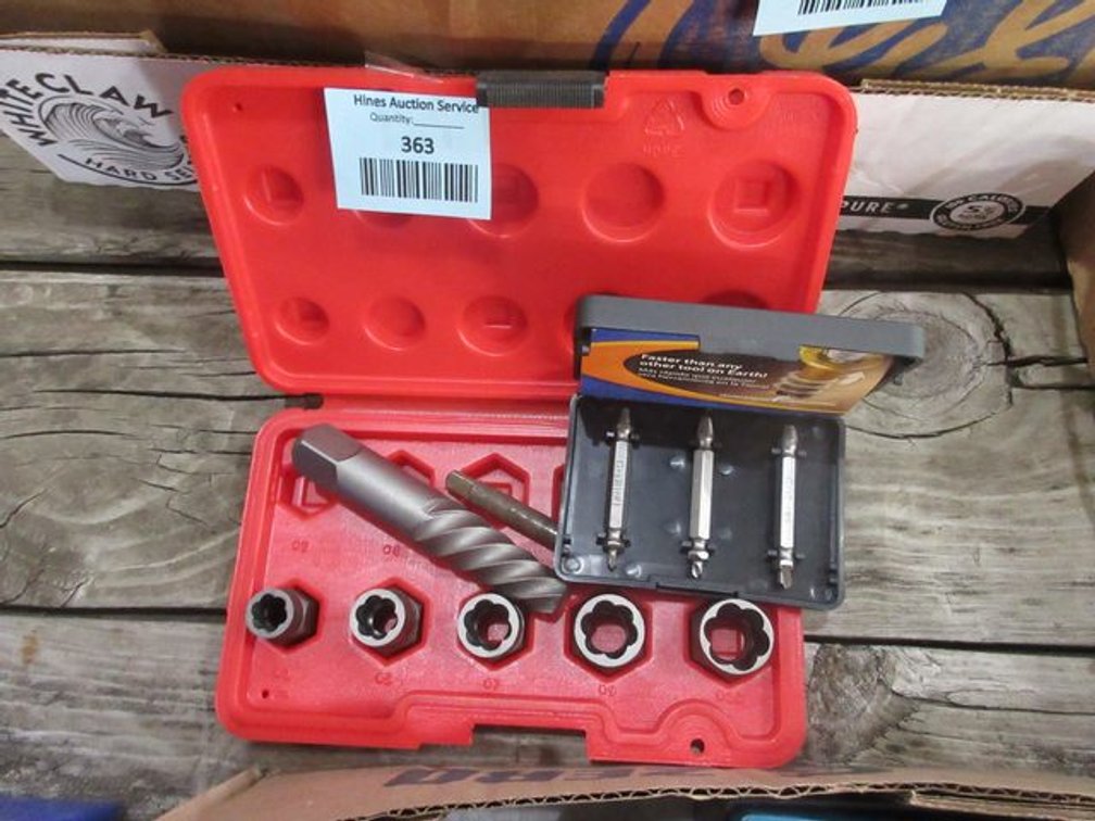 Group of bolt and screw extractors
