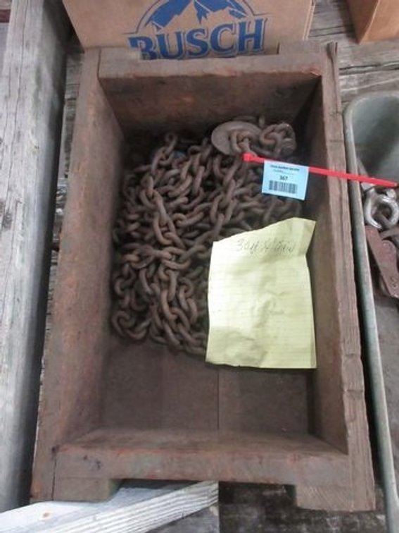 1/4" Steel chain with hooks (1 is oversized)