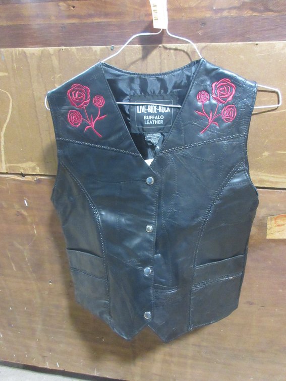 Buffalo Leather black leather vest with rose embroidery