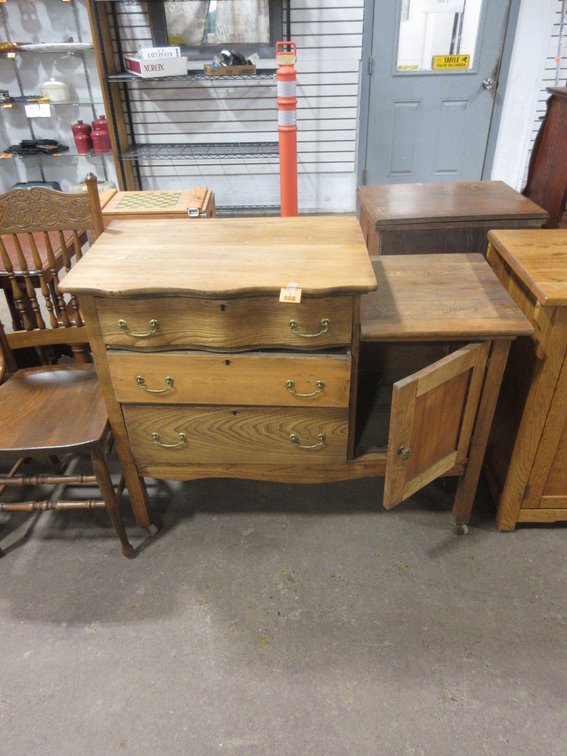 Antique wood 3-drawer commode dresser