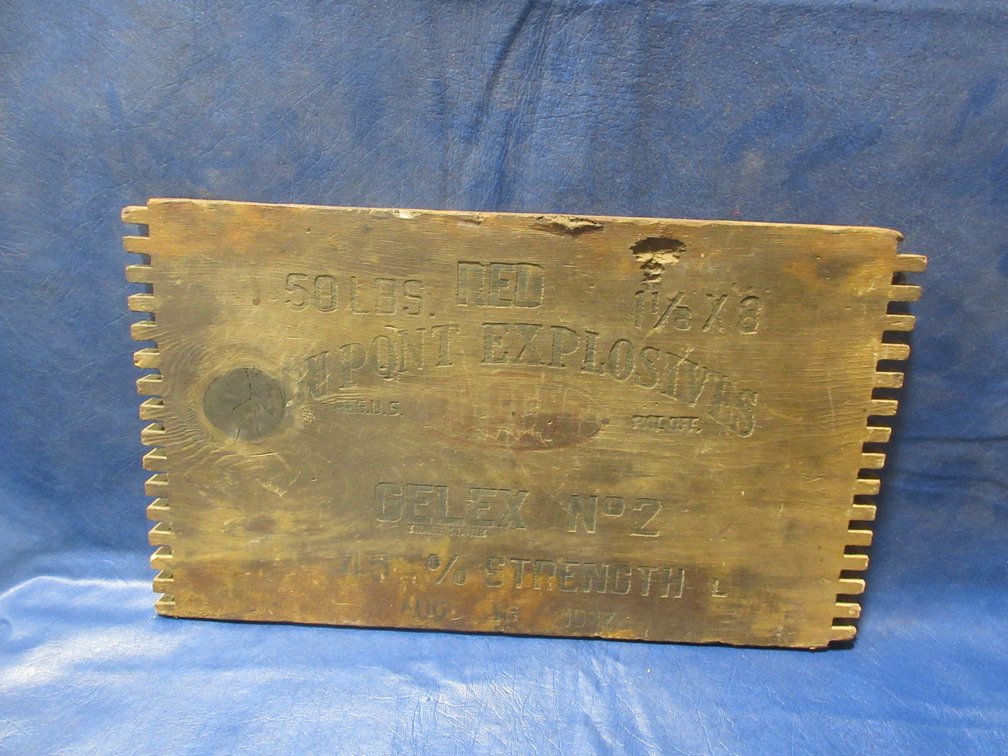 Dupont Explosives 50# wood crate end