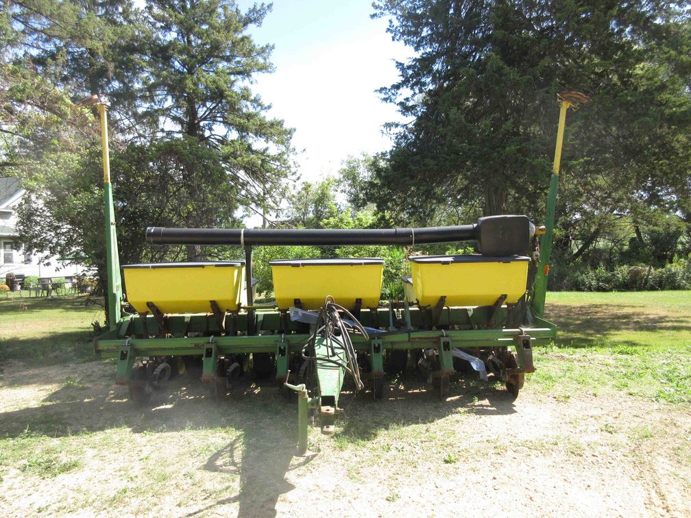 John Deere 7000 6-row planter