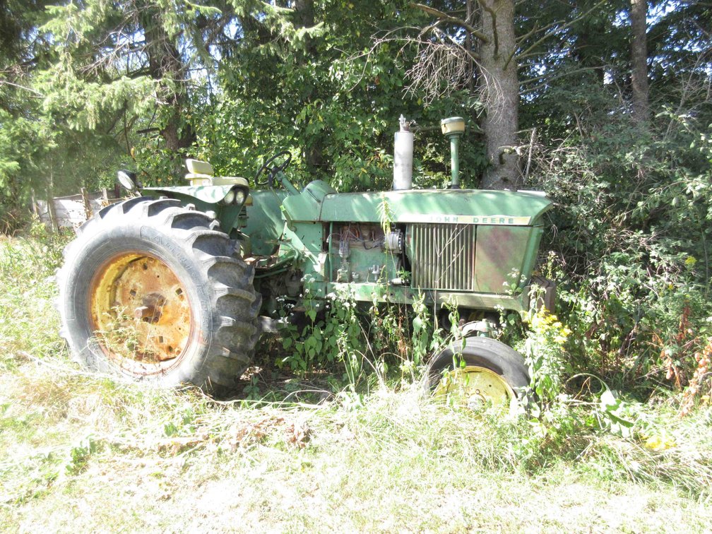 John Deere 3020 gas tractor (non-running)