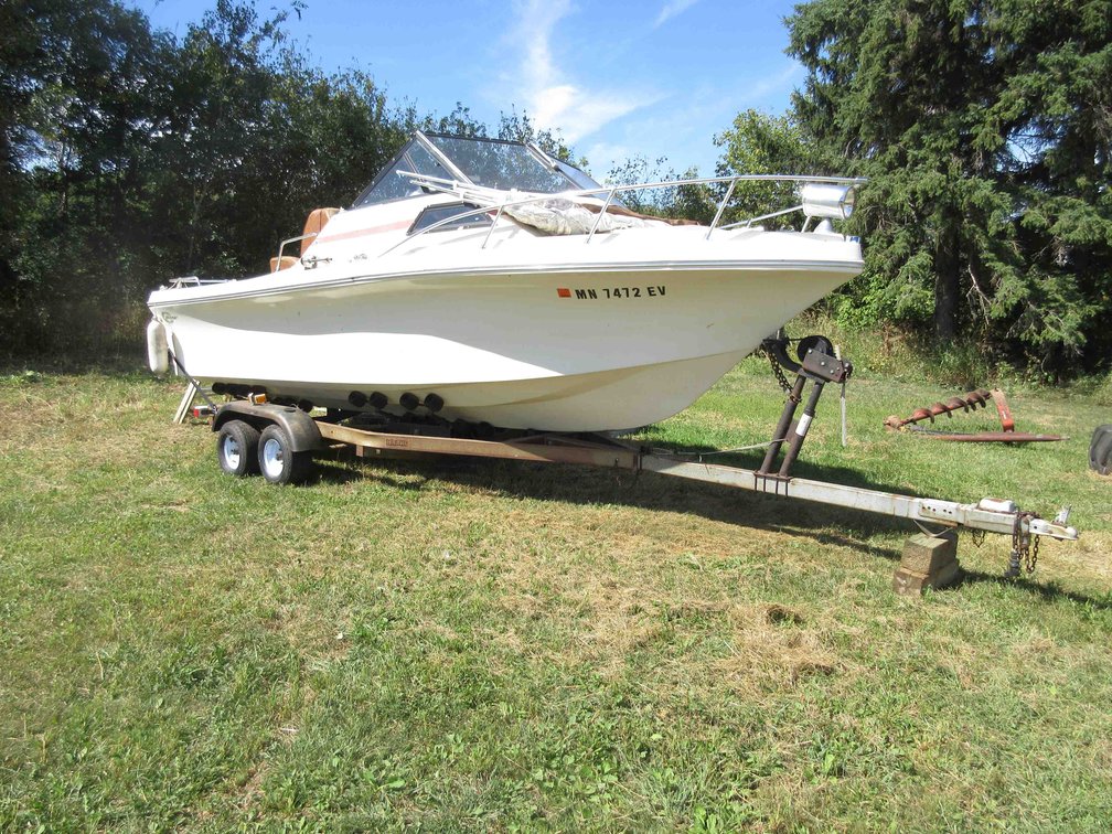 Winner cabin cruiser boat on Balko tandem axle trailer (no title or registration)