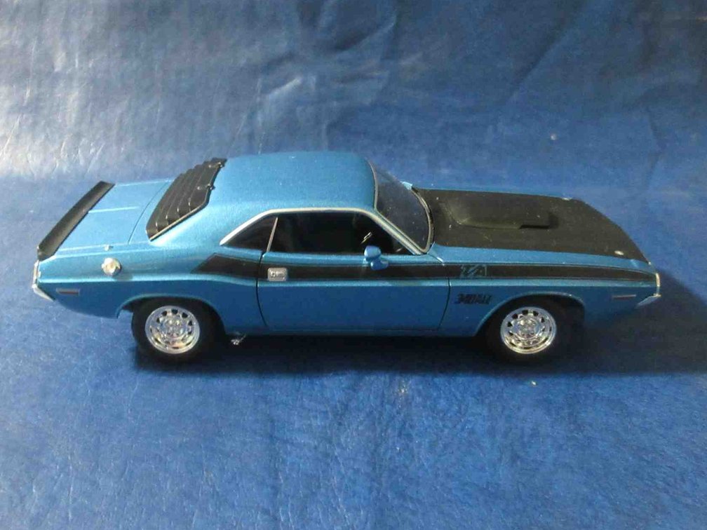 Welly 1970Dodge Challenger T/A die-cast