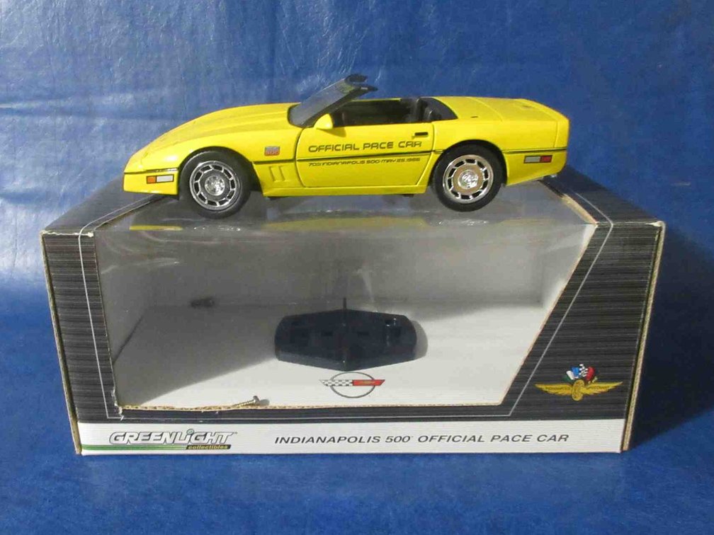 Greenlight 1986 Corvette Convertible Indianapolis 500 official pace car die-cast