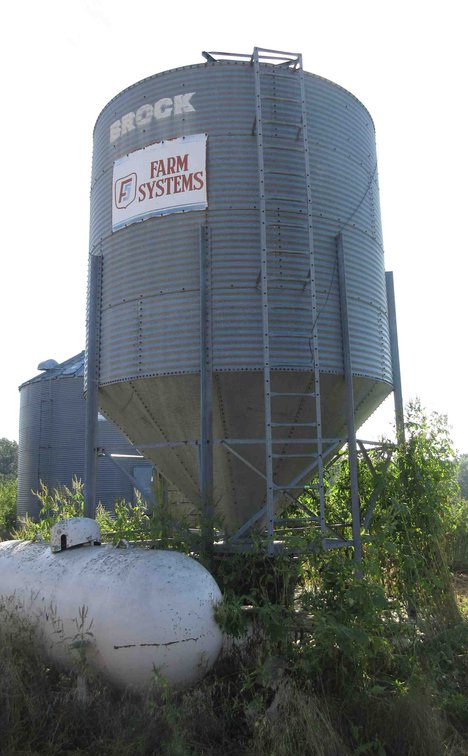 Brock Farm Systems grain bin