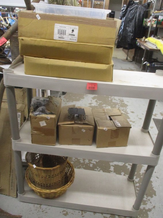 Contents shelf unit (shelf not includes)