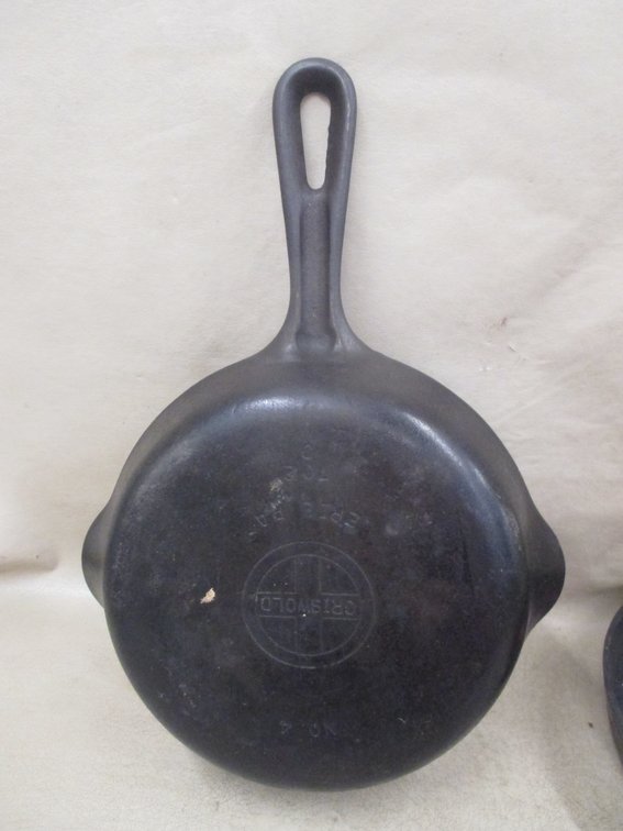 Griswold cast iron frying pan