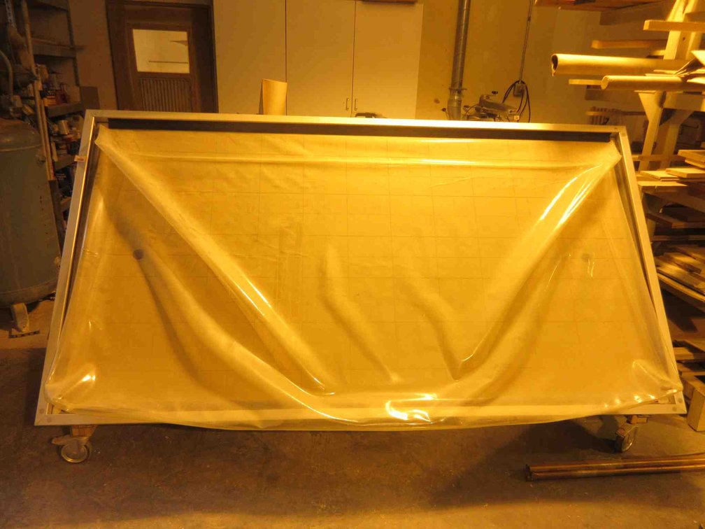 Rolling vacuum table (day 2 removal only)