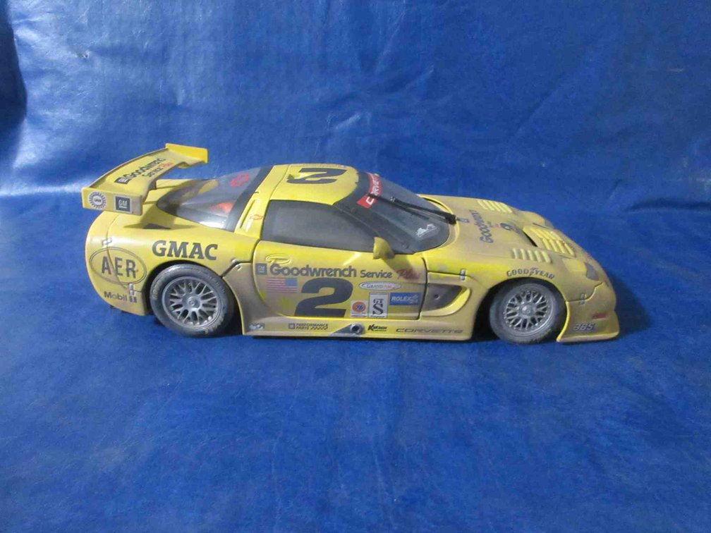 Action Racing Corvette Racing Goodwrench #2 C5-R die-cast