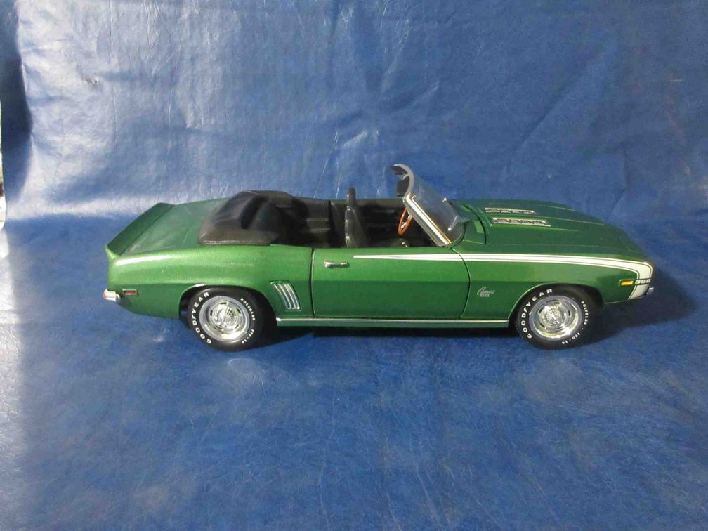 Ertl 1969 Chevrolet Camaro convertible