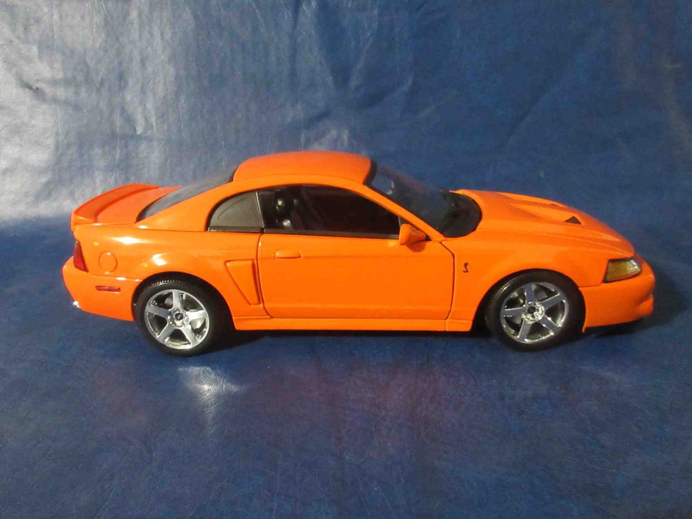 Maisto 2003 Mustang SVT Cobra die-cast